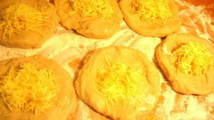 хлеб закусочный с оливками и сыром