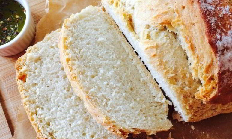 Рецепт хрустящего белого хлеба без замеса
