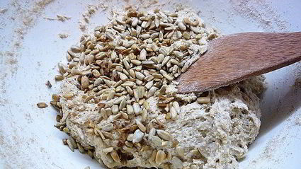 манный хлеб с семенами подсолнечника