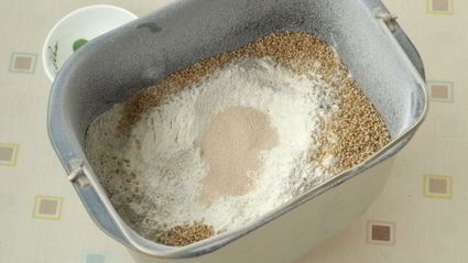 пшенично-ржаной хлеб с кунжутом в хлебопечке