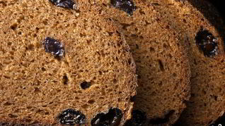 Ржаной хлеб с сухофруктами
