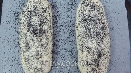 ситный батон с маком