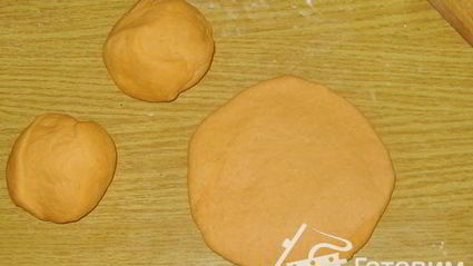 томатный хлеб с кунжутом