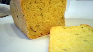 Тыквенный хлеб с зеленым луком