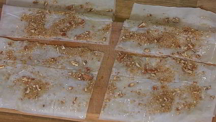 конвертики из фило с запеченными яблоками