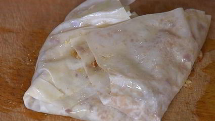 конвертики из фило с запеченными яблоками