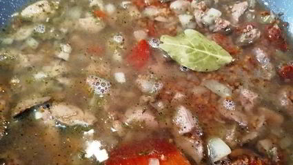 греча с печенью в корзинке из лаваша