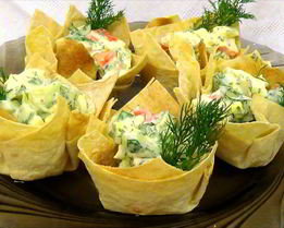 Корзинки из лаваша с салатом