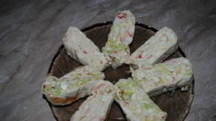 лаваш с крабовыми палочками и плавленым сыром