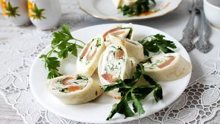 Лаваш с красной рыбой и творожным сыром