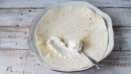 лаваш с красной рыбой и творожным сыром