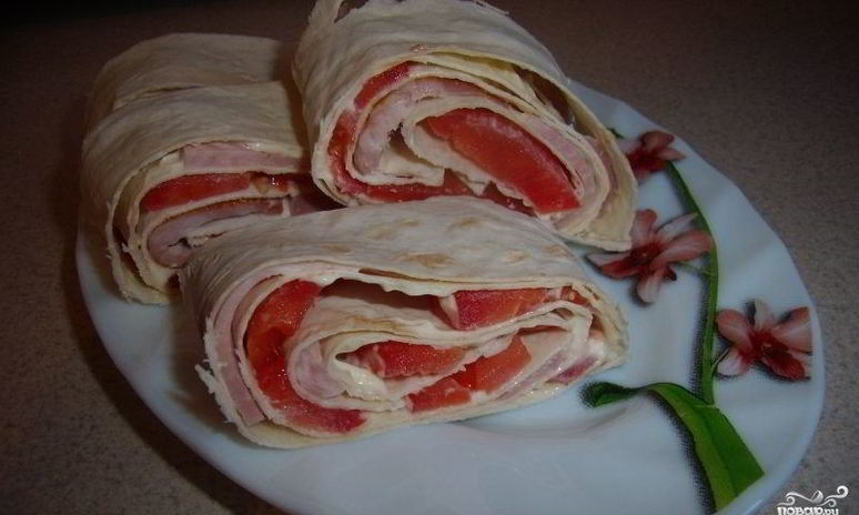 Рецепт лаваша с ветчиной и помидорами