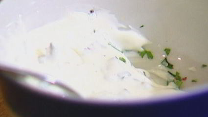 лаваш с жареными яйцами, сладким перцем и луком