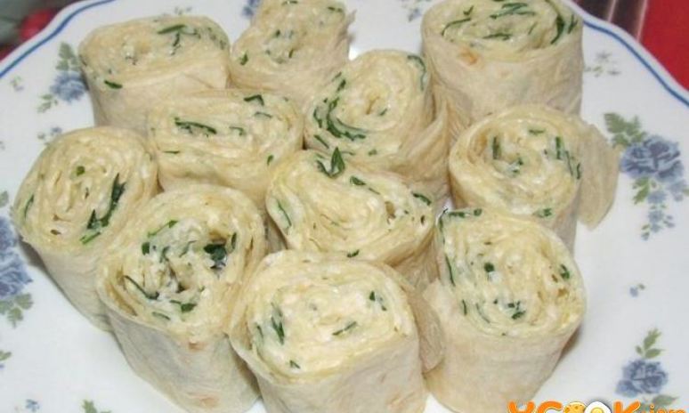 Рецепт рулетиков из лаваша с сыром