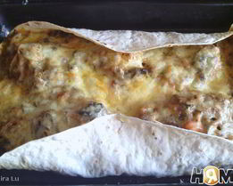 Рыбное филе на овощной подушке в лаваше