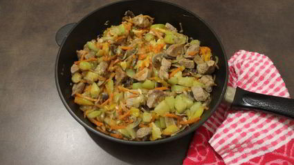 свиная вырезка с овощами в лаваше