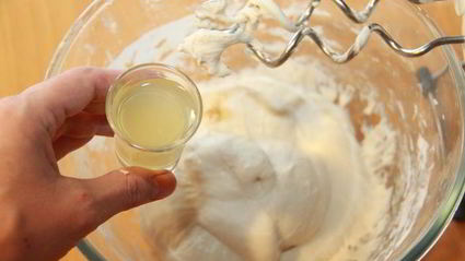 абрикосовая фокачча с лимончелло