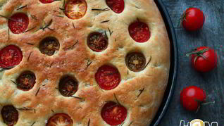 Фокачча с помидорами