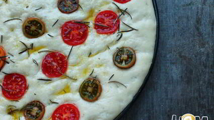 фокачча с помидорами