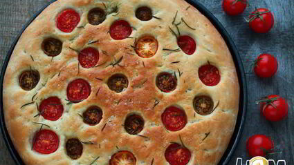 фокачча с помидорами