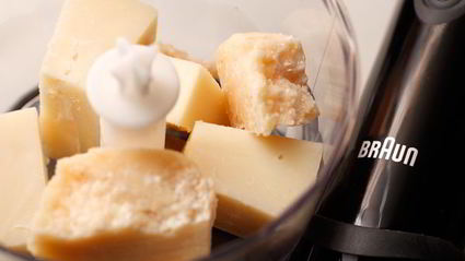 фокачча с сыром и базиликом