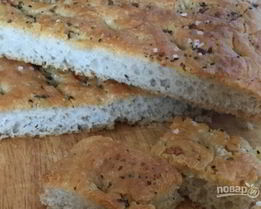 Фокачча тонкая с чесноком