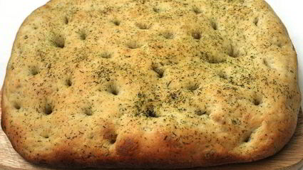 картофельная фокачча с печеным чесноком и укропом