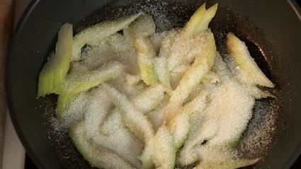 лепешка со свиным паштетом и сладкими овощами