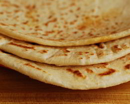 Лепешки с начинкой на сковороде