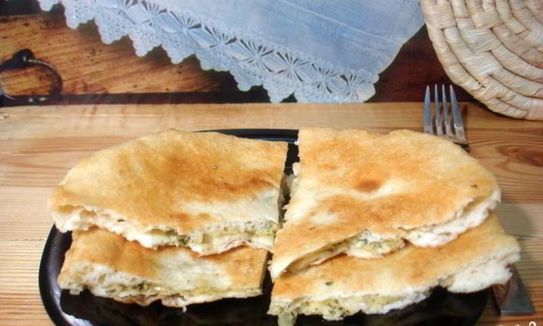 Рецепт лепешек с сыром на сковороде