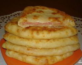 Лепешки с ветчиной и сыром