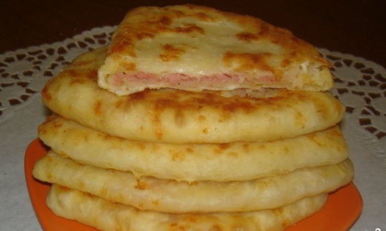 Рецепт лепешек с ветчиной и сыром