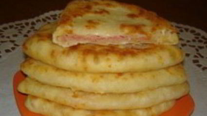 лепешки с ветчиной и сыром