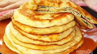 Лепешки с яйцом и луком