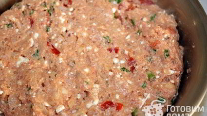 пиде — турецкие лепешки с фаршем, фетой и помидорами