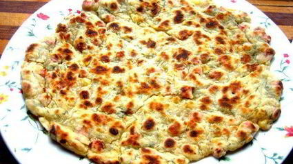 сырно-тыквенные лепешки с колбасой и зеленью