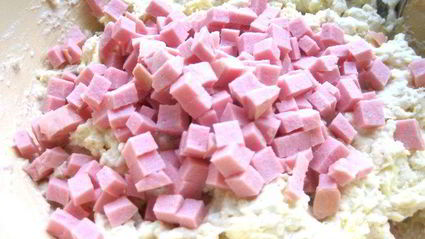 сырно-тыквенные лепешки с колбасой и зеленью