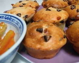 Апельсиновые маффины с шоколадной крошкой