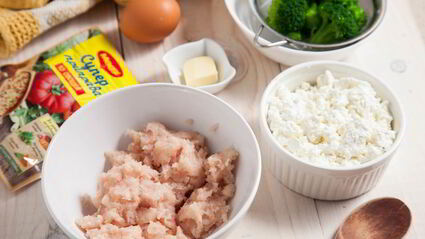 куриные маффины с творогом и брокколи