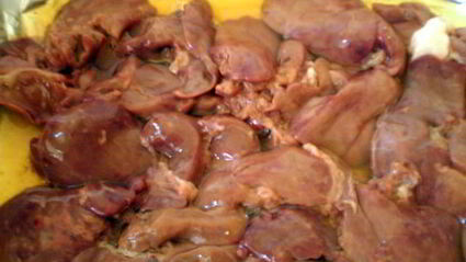 маффины из печени с яблочно-мятным соусом