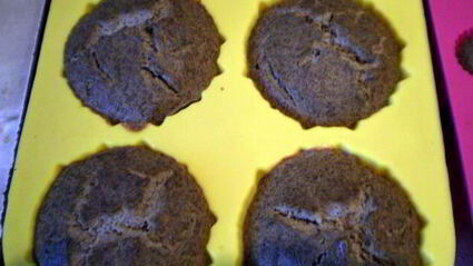 маффины из печени с яблочно-мятным соусом