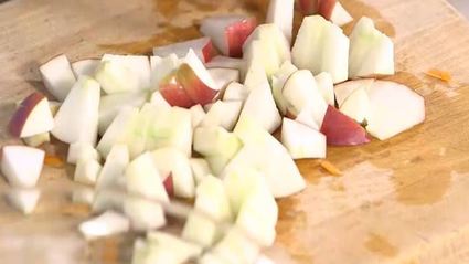 маффины из полбяной муки с яблоком, морковью и тыквенными семечками