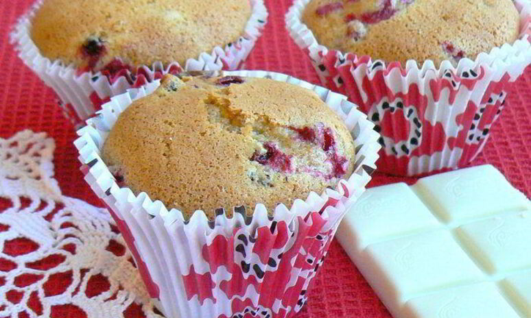 Рецепт маффинов с брусникой и белым шоколадом