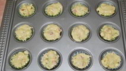 маффины с колбасой и сыром