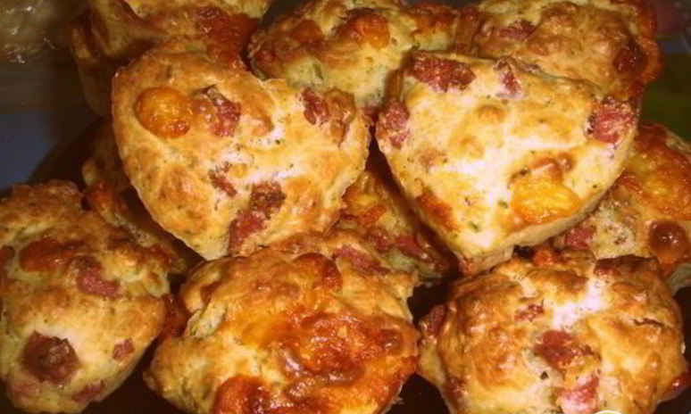 Рецепт маффинов с сыром и ветчиной