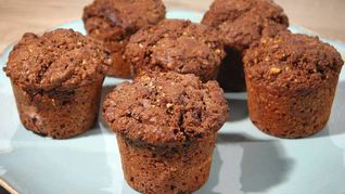 Ореховые маффины с шоколадной начинкой