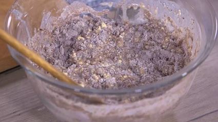 ореховые маффины с шоколадной начинкой