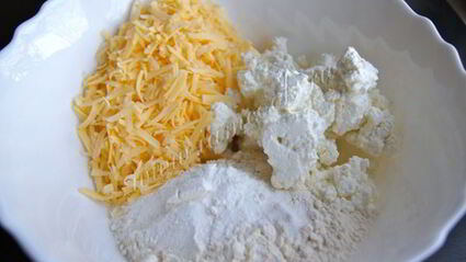 пикантные маффины из сыра и творога