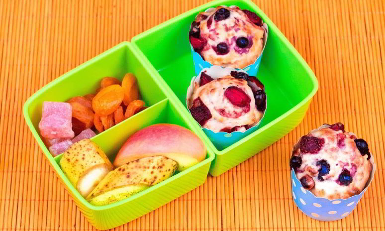 Рецепт полезных овсяных маффинов с ягодами