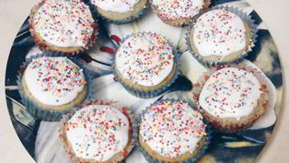 Сладкие маффины с глазурью